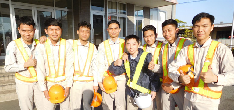 Technical trainees enjoy their training